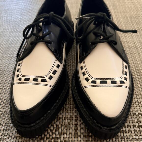 T.U.K. NWOB Men's A8140 Leather Creeper Oxford Shoe 9 Black White Punk Goth - Picture 2 of 7
